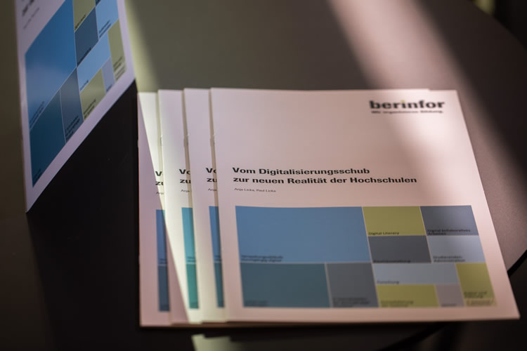 Bericht Befragung 2022: Vom Digitalisierungsschub zur neuen Realität der Hochschulen