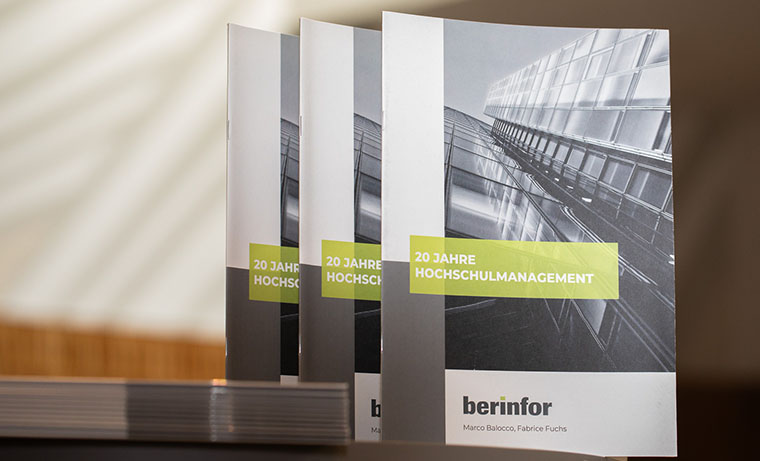 Bericht Befragung 2025: 20 Jahre Hochschulmanagement