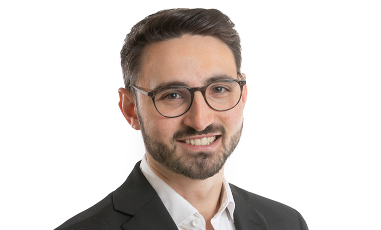 Fabrice Fuchs zum Consultant befördert